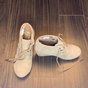 Toms Suede Booties